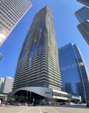 exterior of the Radisson Blu in Chicago